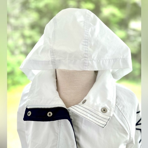 Nautica White Size Large Raincoat Windbreaker Jacket Long Sleeve Hood - Picture 3 of 13